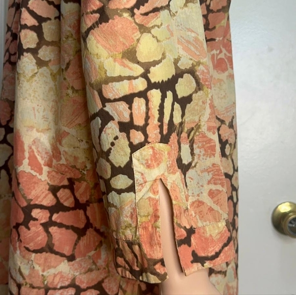 Charter Club Women's Blouse with Long Sleeve Stamped with Design on the front L. - Picture 6 of 9